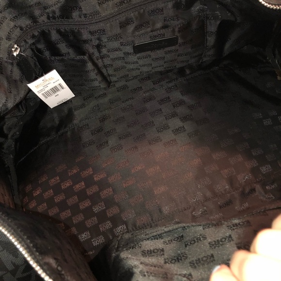 Authentic MK duffel bag - Picture 4 of 6